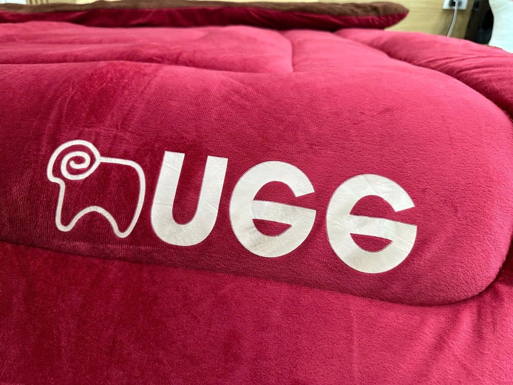 CHĂN LÔNG CỪU UGG MẪU MỚI CHÀO ĐÔNG