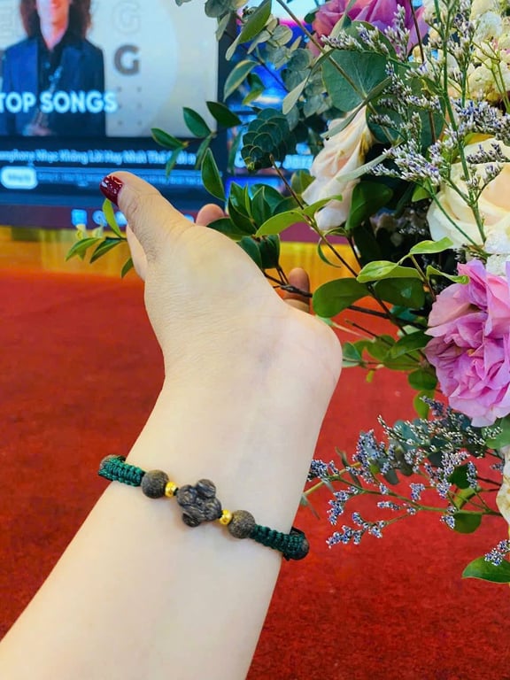 Vòng Trầm tết tay dây đủ màu chọn tuỳ mệnh