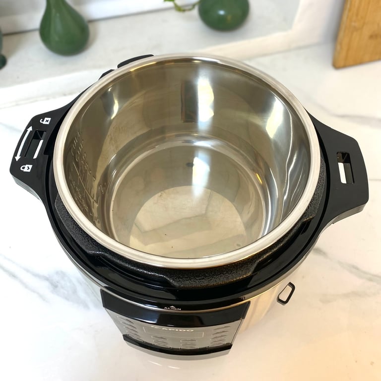 Nồi áp suất điện đa năng Rapido RPC900-D1