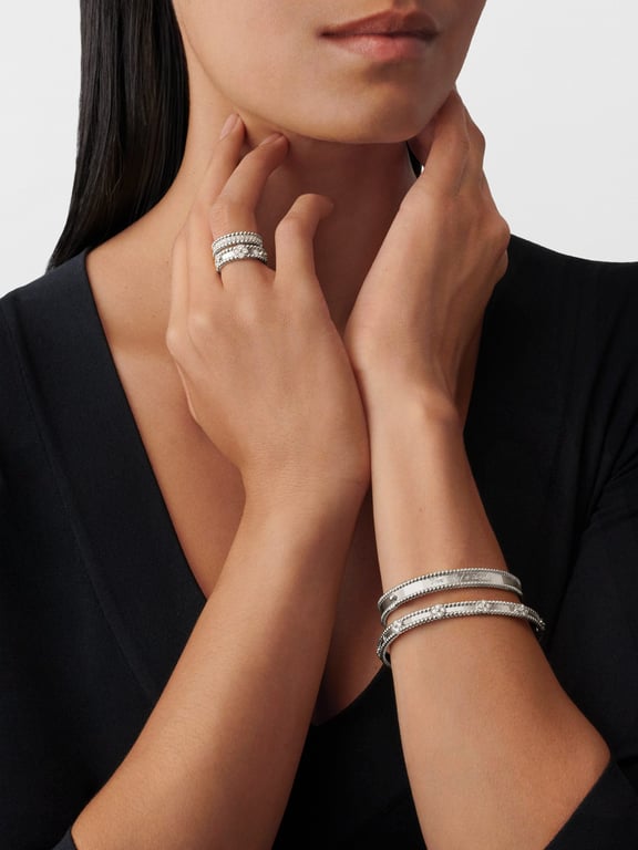 Perlée diamonds ring, 1 row