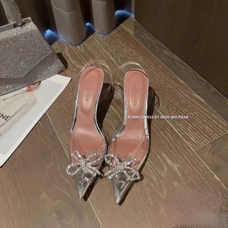 Guốc mica nơ