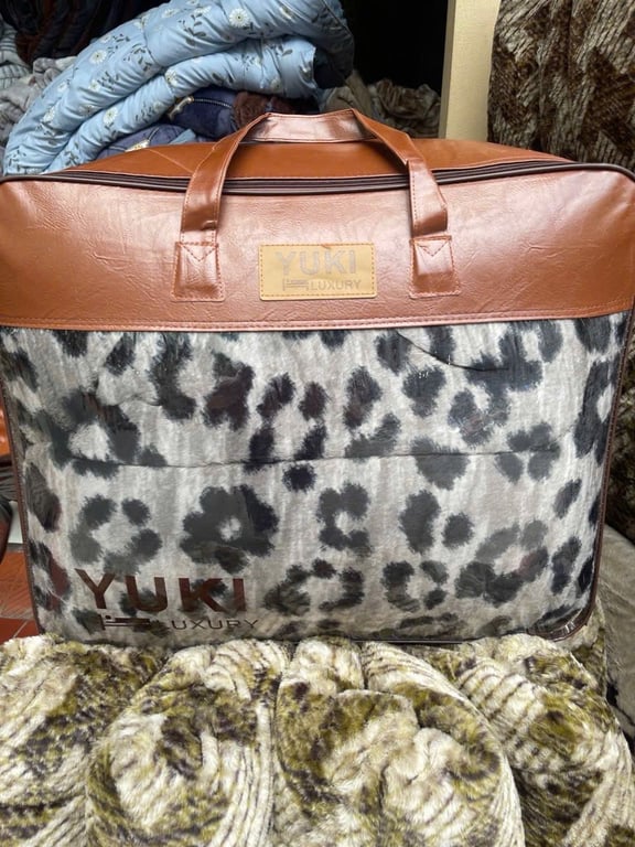 CHĂN LÔNG CỪU YUKI CHÍNH HÃNG