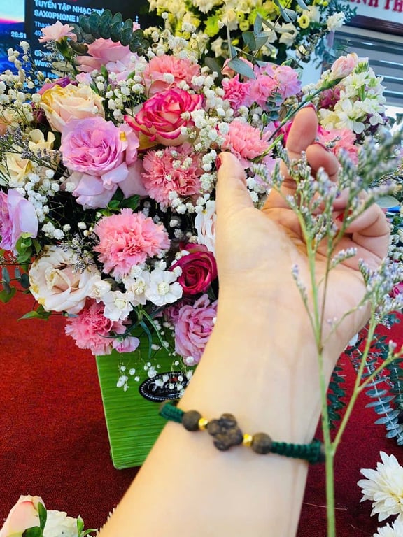 Vòng Trầm tết tay dây đủ màu chọn tuỳ mệnh