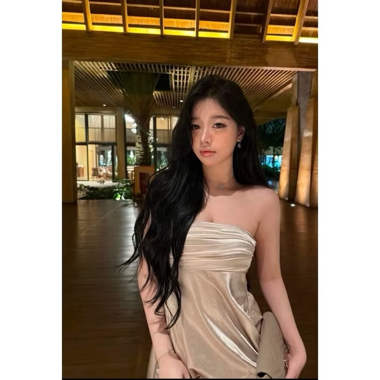 Váy lụa ngắn