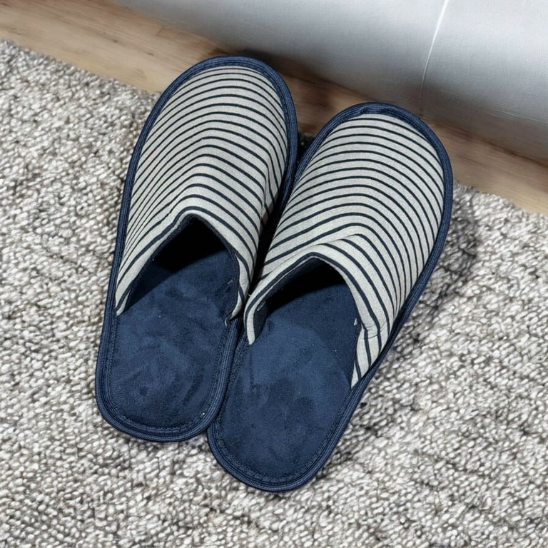 Dép ấm chân đi trong nhà đế nhựa Comfy Nhật Bản