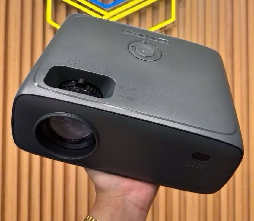 Máy chiếu hãng Onn (Walmart Mỹ ), chiếu tối đa 210 inch, độ phân giải 720p