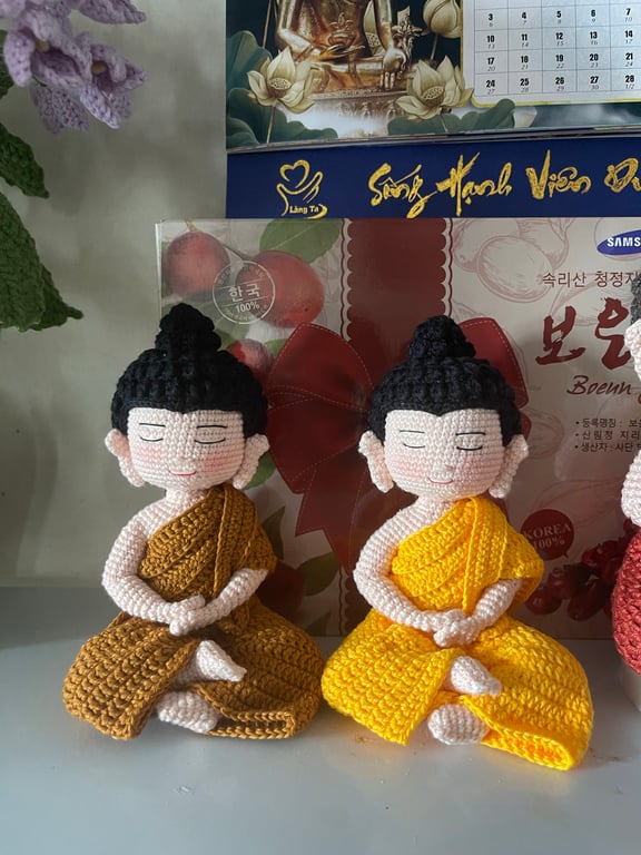 Phật Thích Ca móc len handmade cao 13cm sợi ctvn