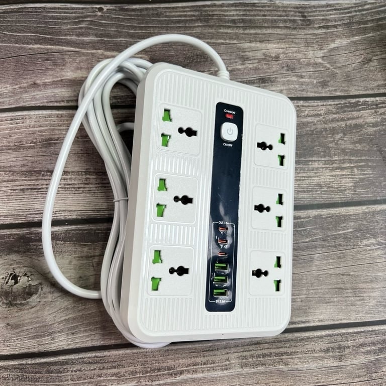 Ổ điện đa năng 6 ổ cắm lại còn cộng thêm 3 cổng USb, có luôn 3 cổng type - c sạc nhanh 18W