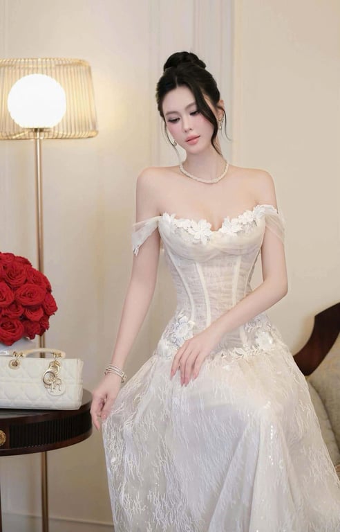 Đầm ren trễ vai đính hoa bling dạ hội - size S