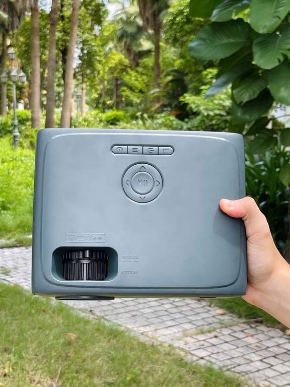 Máy chiếu hãng Onn (Walmart Mỹ ), chiếu tối đa 210 inch, độ phân giải 720p