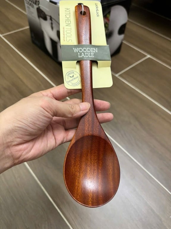 Muôi gỗ xịn sò của LocknLock