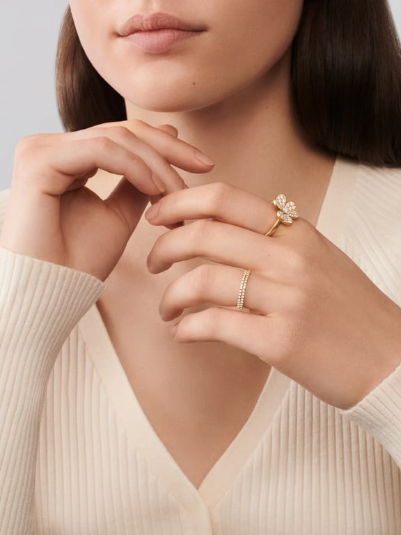 Frivole Between the Finger ring 03