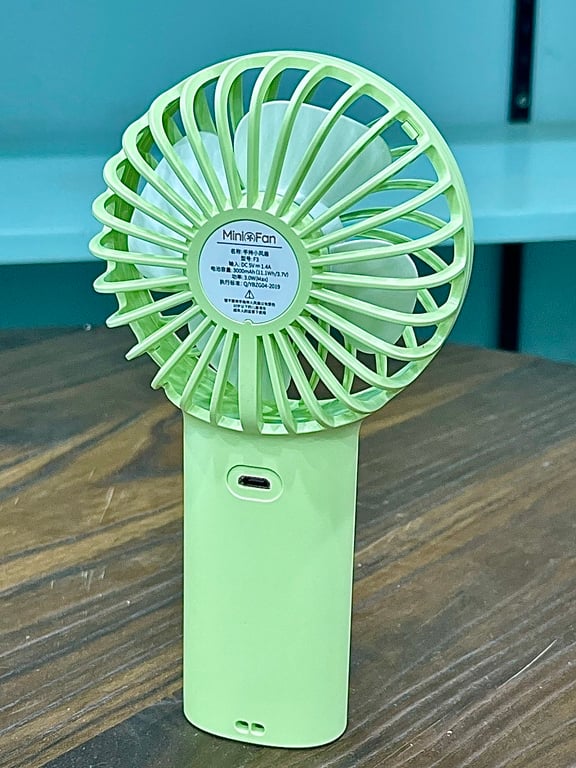 quạt Yoobao F3 3000mAh