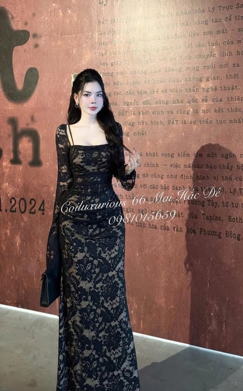 Váy body đen ren dài tay cổ vuông - DT176