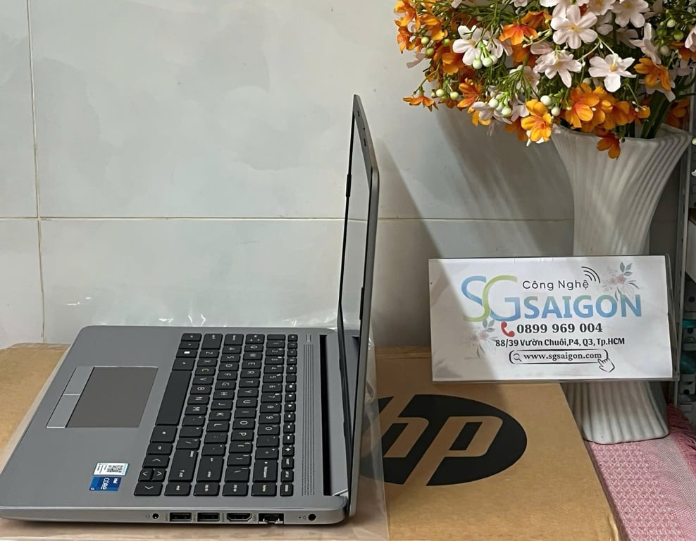 Laptop HP 240 G9 6L1Y5PA (i7-1255U/ Iris Xe Graphics/ Ram 8GB DDR4/ SSD 512GB/ 14 Inch IPS FHD)