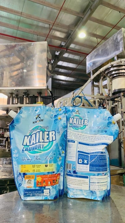 NƯỚC GIẶT XẢ KAILER HƯƠNG THƠM MÁT 2L