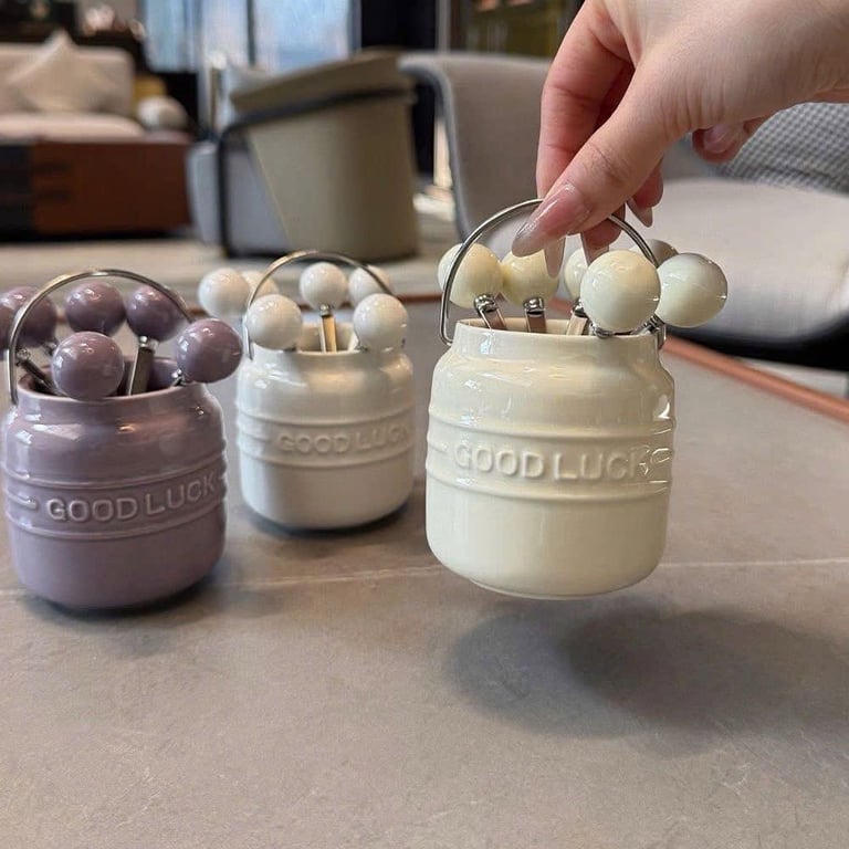 Set 6 dĩa mini + 1 lọ sứ "GOOD LUCK