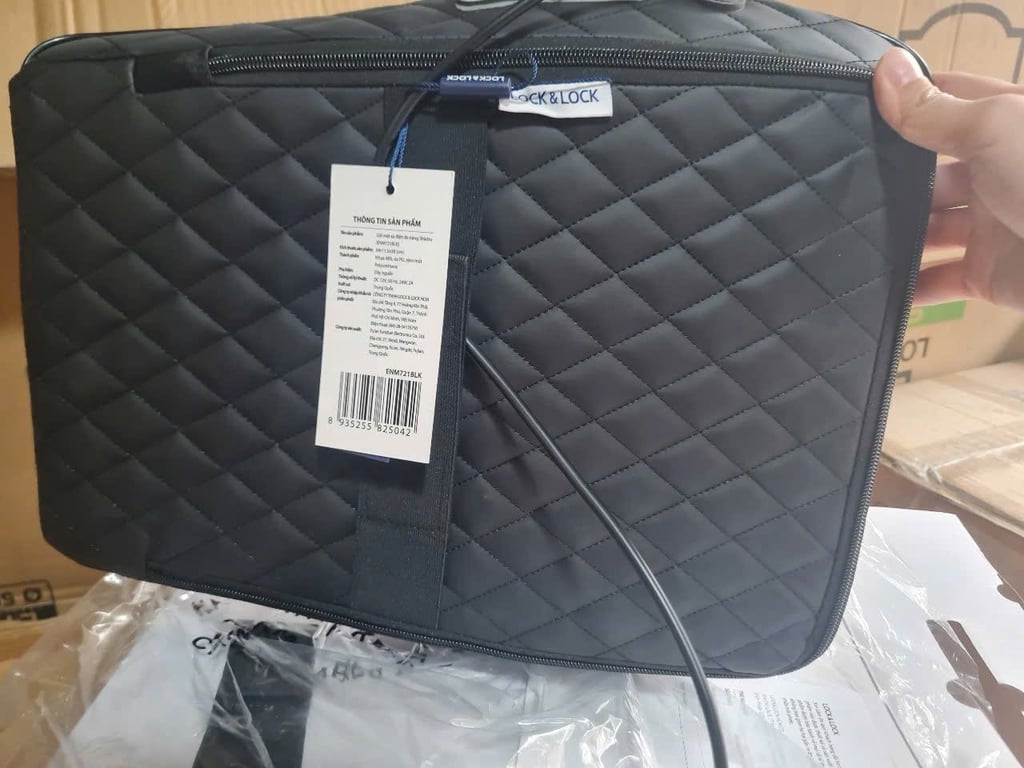 Gối massage Shiatsu 3D công nghệ Gel touch sử dụng pin sạc HoMedics Lock&Lock