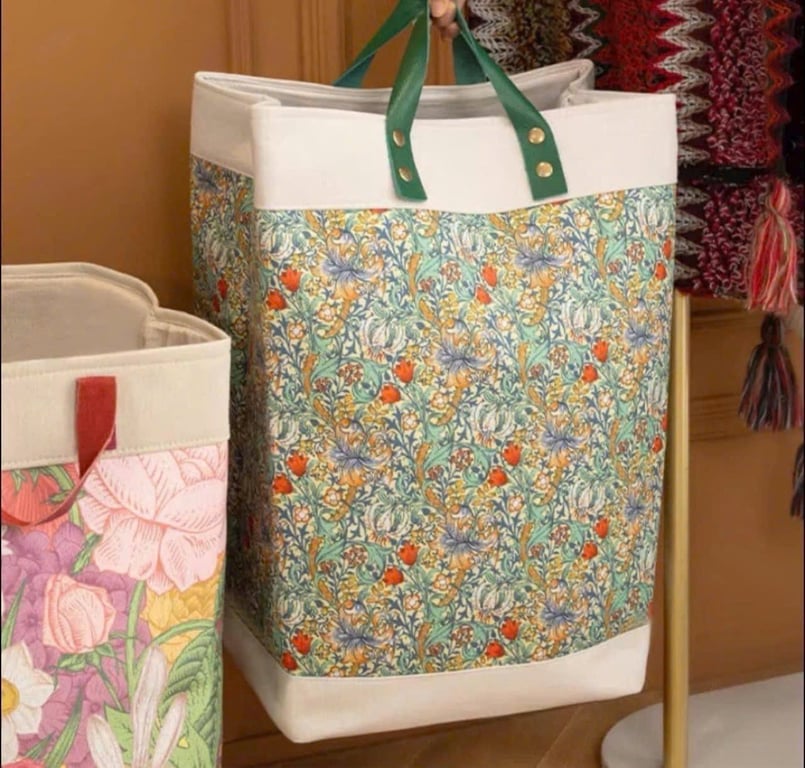 Giỏ đựng quần áo giặt là cao cấp.