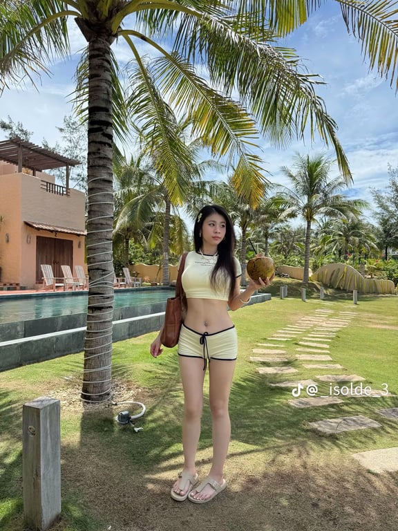 Set bikini hottrend vàng