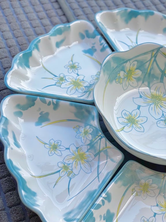 Bộ bát đĩa hoa mặt trời hoa văn xanh thanh thiên