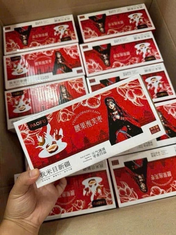 Set 3 hộp KẸO TÁO ĐỎ SỮA LẠC ĐÀ KẸP HẠT ĐIỀU ngon tụt lưỡi gói 300gr