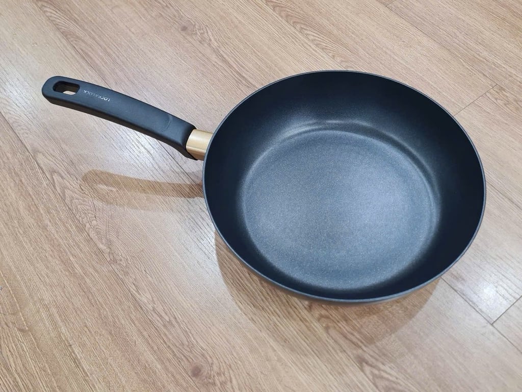 CHẢO GOLD MASTER ĐÁY TỪ LOCK&LOCK SIZE 22, 24CM