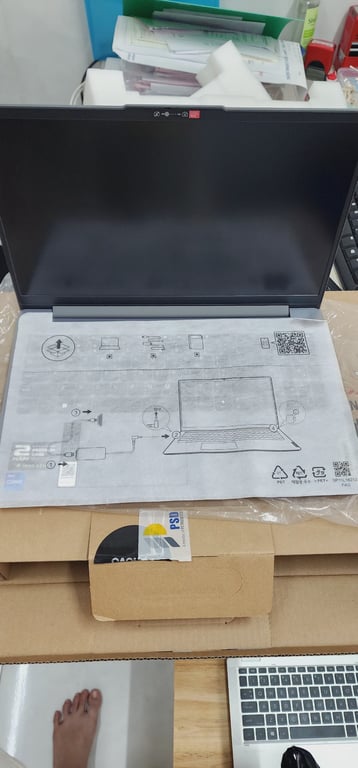 Laptop Lenovo Ideapad Slim 3 15IRH8 i7 13620H/16GB/1TB/Win11 (83EM003FVN)