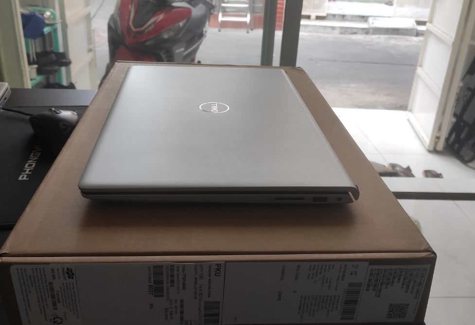 Laptop Dell INSPIRON 3530 (I5 1335U 8GB RAM/512GB SSD/MX550 2G/15.6 INCH FHD 120HZ/WIN11/OFFICEHS21/BẠC)