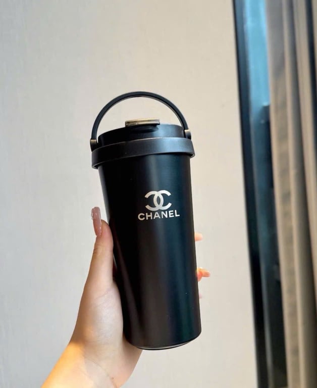 CỐC GIỮ NHIỆT CÓ NẮP ĐẬY KÈM QUAI XÁCH CH@nel SUS 304