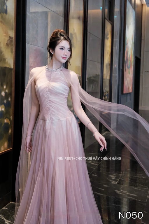 N050- váy yếm hồng voan cổ