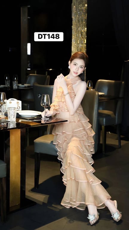 Váy yếm tầng nâu dài