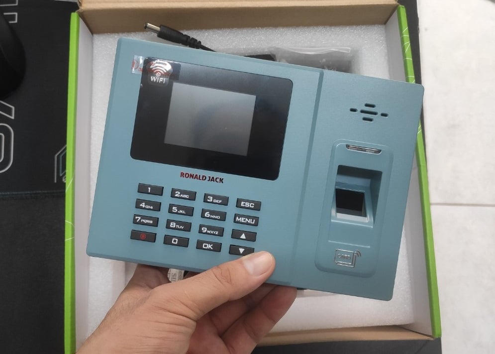Máy Chấm Công Vân Tay RONALD JACK 9300Pro WIFI