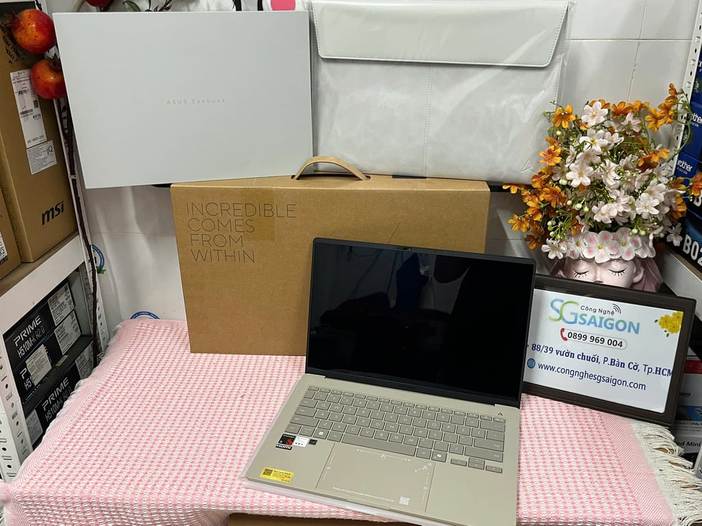 ASUS Zenbook 14 UX3407QA-QD299WS (Snapdragon® X X1 26 100 | 16GB | 512GB | Qualcomm® Adreno™ GPU | 14inch WUXGA OLED | Win 11 | Office | Be)