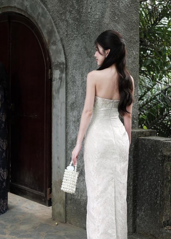 Váy gấm LILLIE trắng kem - sz M