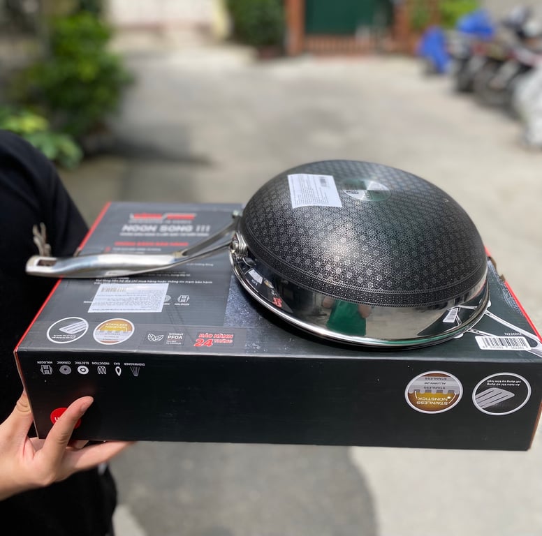 CHẢO SÂU NOON SONG INOX 3 LỚP ĐÁY TỪ NẮP KÍNH CHỐNG DÍNH 2 MẶT KIMS COOK 26cm