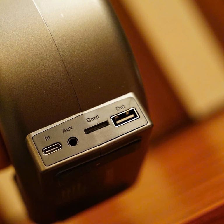 LOA BLUETOOTH iHIP (MỸ) SM02 – KIÊM SẠC KHÔNG DÂY & ĐỒNG HỒ BÁO THỨC