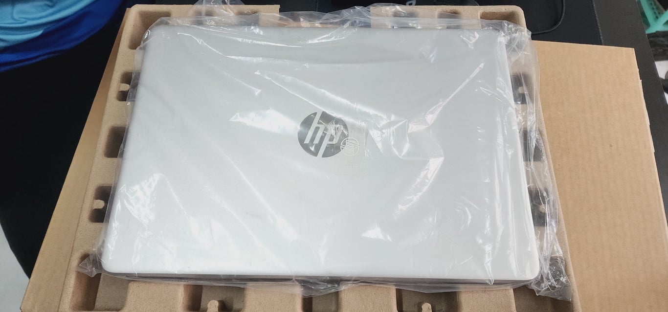 Laptop (7C0W6PA) HP 14s-dq2644TU i3-1115G4,1x8Gb-3200Mhz/256Gb NVMe SSD/14.0 FHD/Wlac/BT5/3C41WHr/W11SL/1Y_Bạc