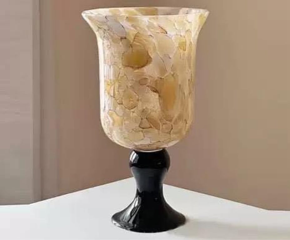 Bình hoa vân đá có chân cao cấp.