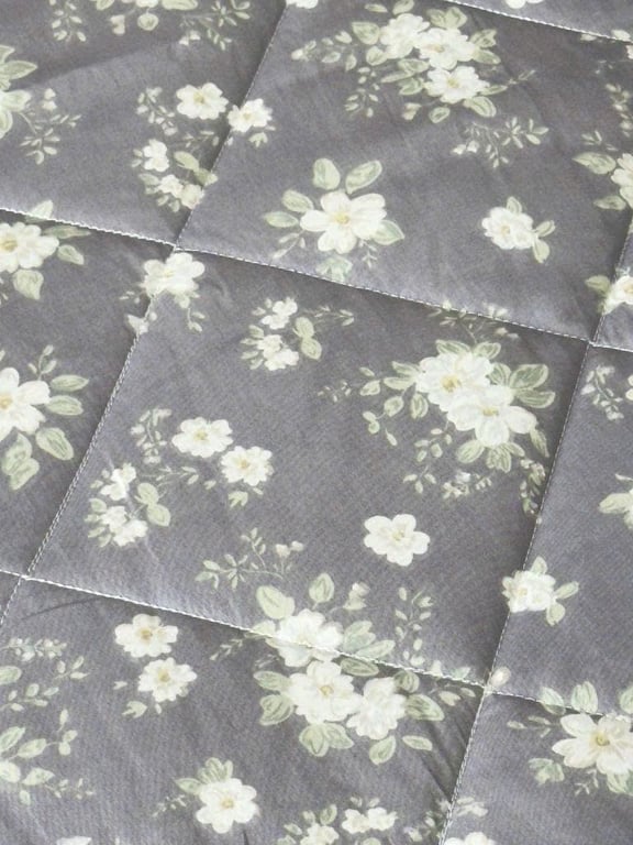 Ga chần bông có bo chun, kèm 2 vỏ gối (50x70cm)