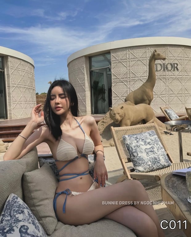 C011- set bikini khuy trái tim buộc dây