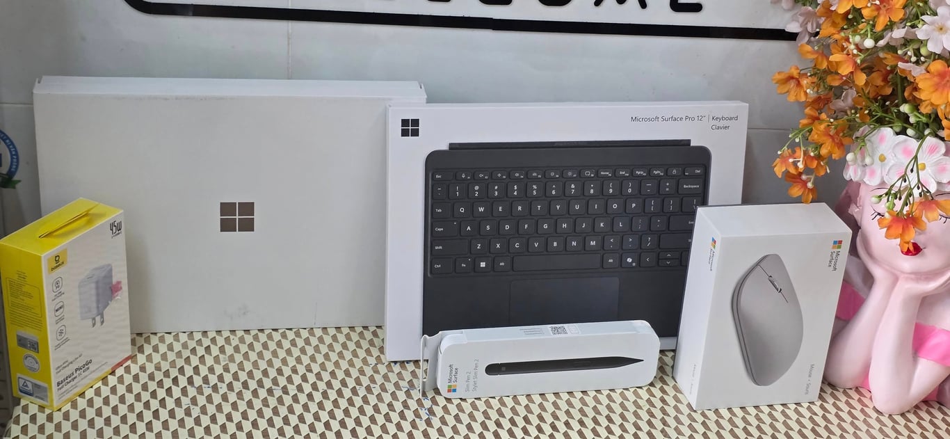 Máy Tính Bảng Microsoft Surface Pro 12 , Windows 11 Copilot+ PC, 12" Touchscreen Display, Snapdragon X Plus (8 Core), 16GB RAM, 256GB Storage