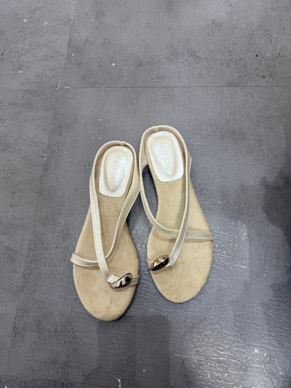 Dép kẹp nhẫn