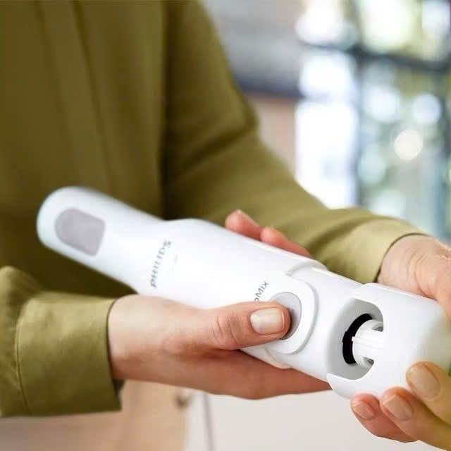 Philips HR2531 – chiếc máy xay cầm tay nhỏ gọn
