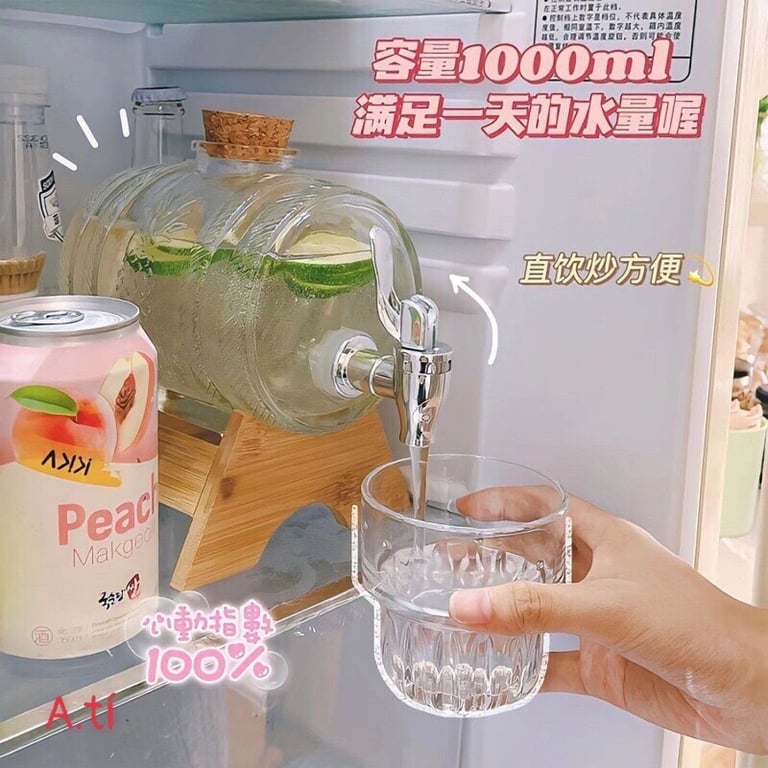 BÌNH THUỶ TINH ĐỰNG RƯỢU, ĐỰNG NƯỚC CÓ VÒI KÈM KỆ GỖ