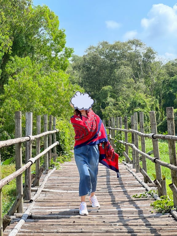 KHĂN CHOÀNG NỮ đi biển