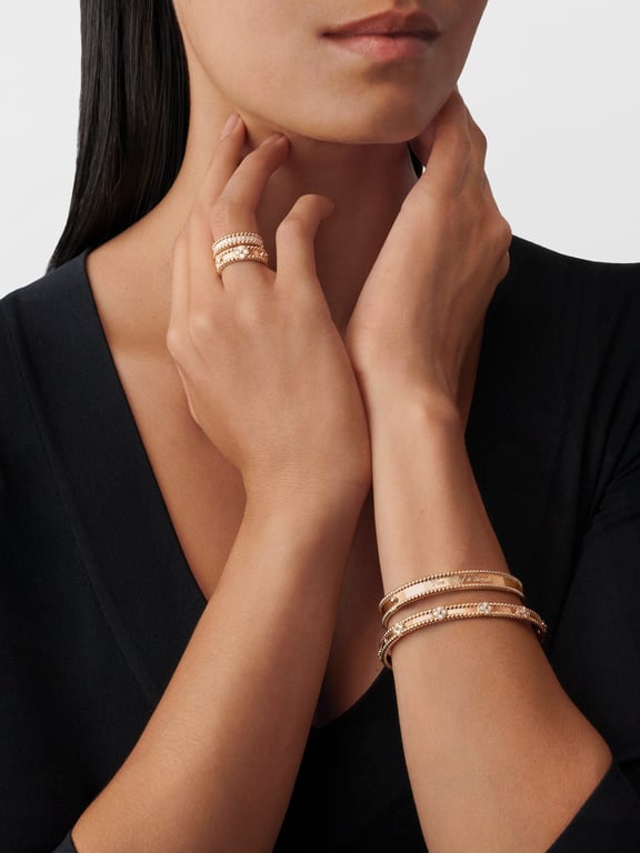 Perlée clovers bracelet, medium model (bản nhỏ)
