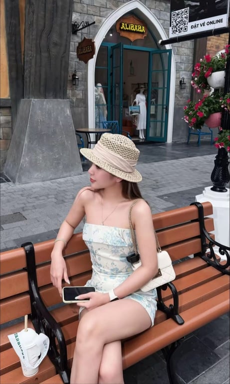 Váy gấm hoa xanh - sz M