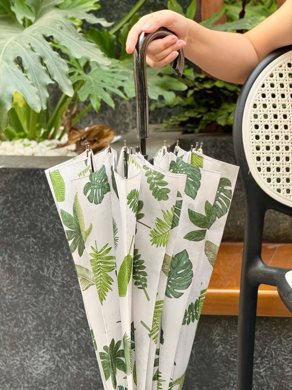 Ô tự động cán dài 16 nan Tropical leaf Kaiyo