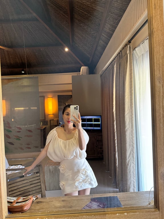 Set trắng hở lưng